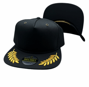 Helmet 5 Panel Negro Laurel Corto Oro