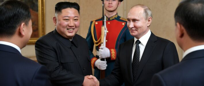 Dos hombres poderosos realizan intercambio navideño