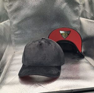 Helmet Terciopelo 5 Panel Velvet Curva undervisor rojo